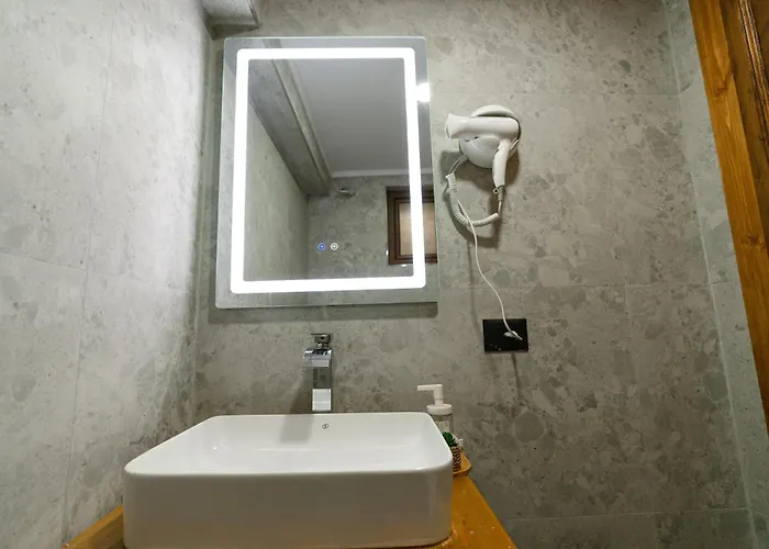 24 Konukevi Gjirokastër