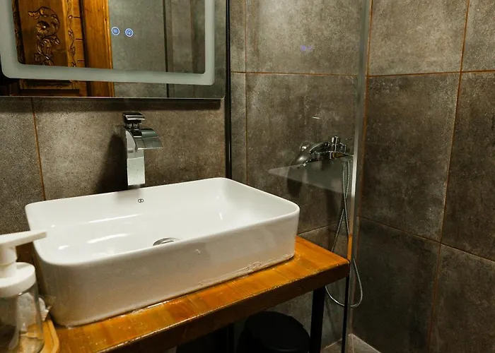 24 Konukevi Gjirokastër