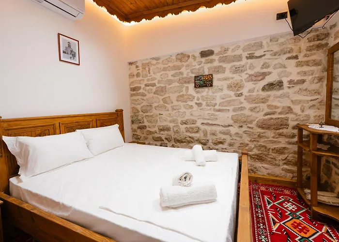 24 Konukevi Gjirokastër