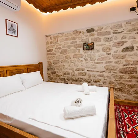 24 게스트하우스 Gjirokastër